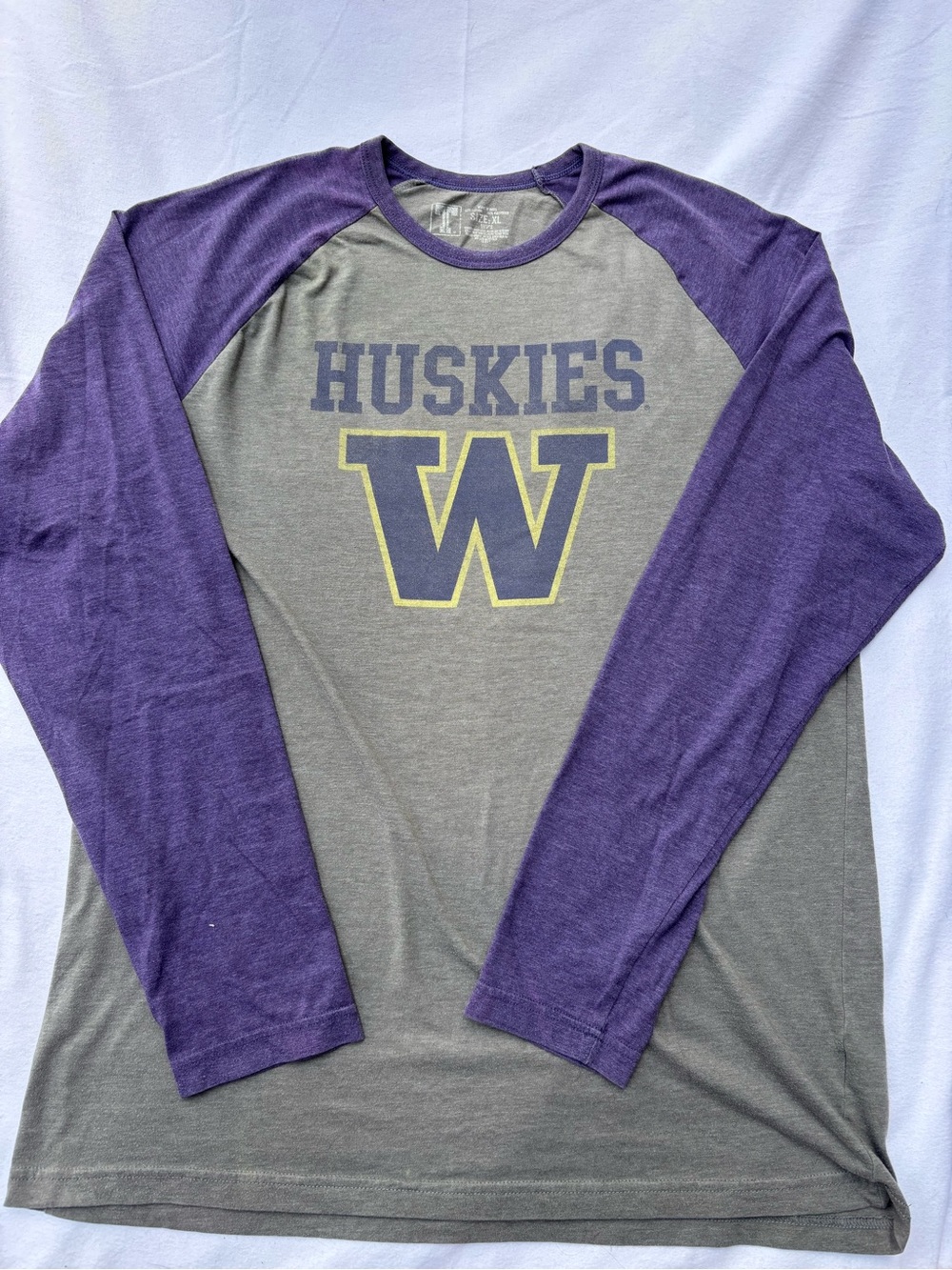 Huskies W Long-Sleeve Raglan Tee - Gray and Purple